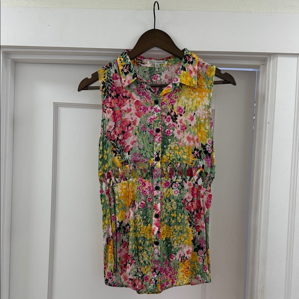 Lucca Couture Multicolor Floral Sleeveless Blouse
